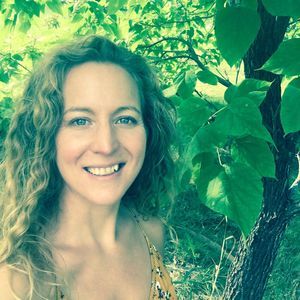 Meet your Posher, Adrienne